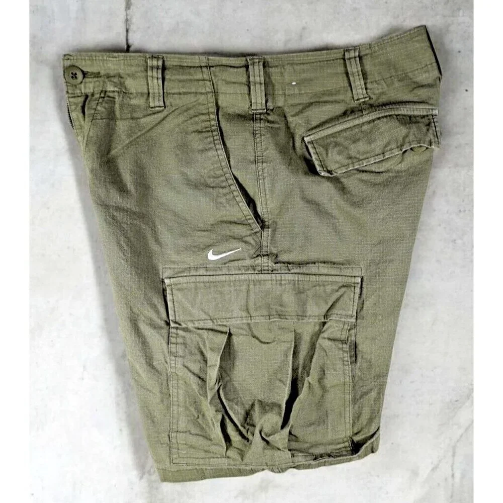 Nike SB Cargo Shorts Men's Size 32 Green Ripstop Utility Skateboarding Shorts